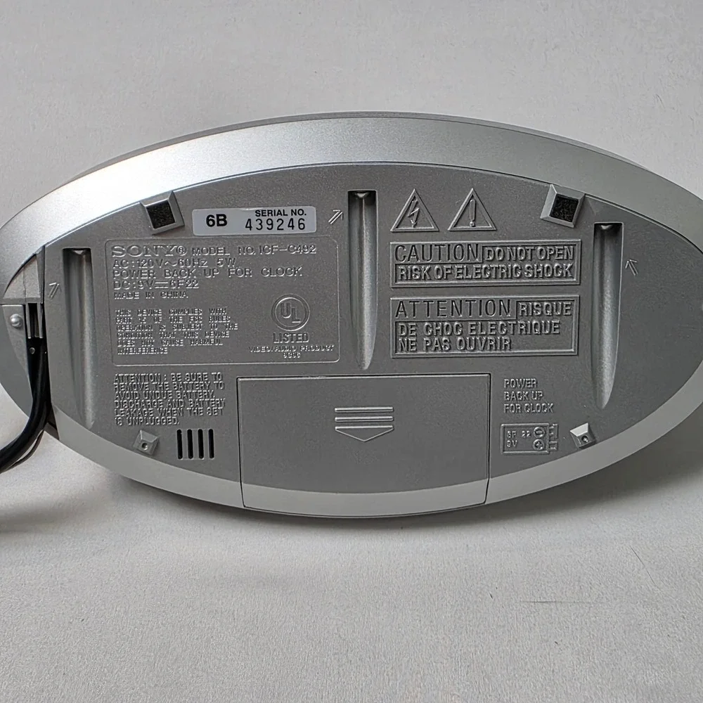 Sony Dream Machine Alarm Clock Silver AM FM Radio Large Digital Display ICF-C492